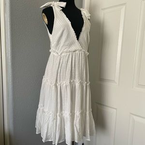 White Tiered Lulu’s Summer Dress Size XS